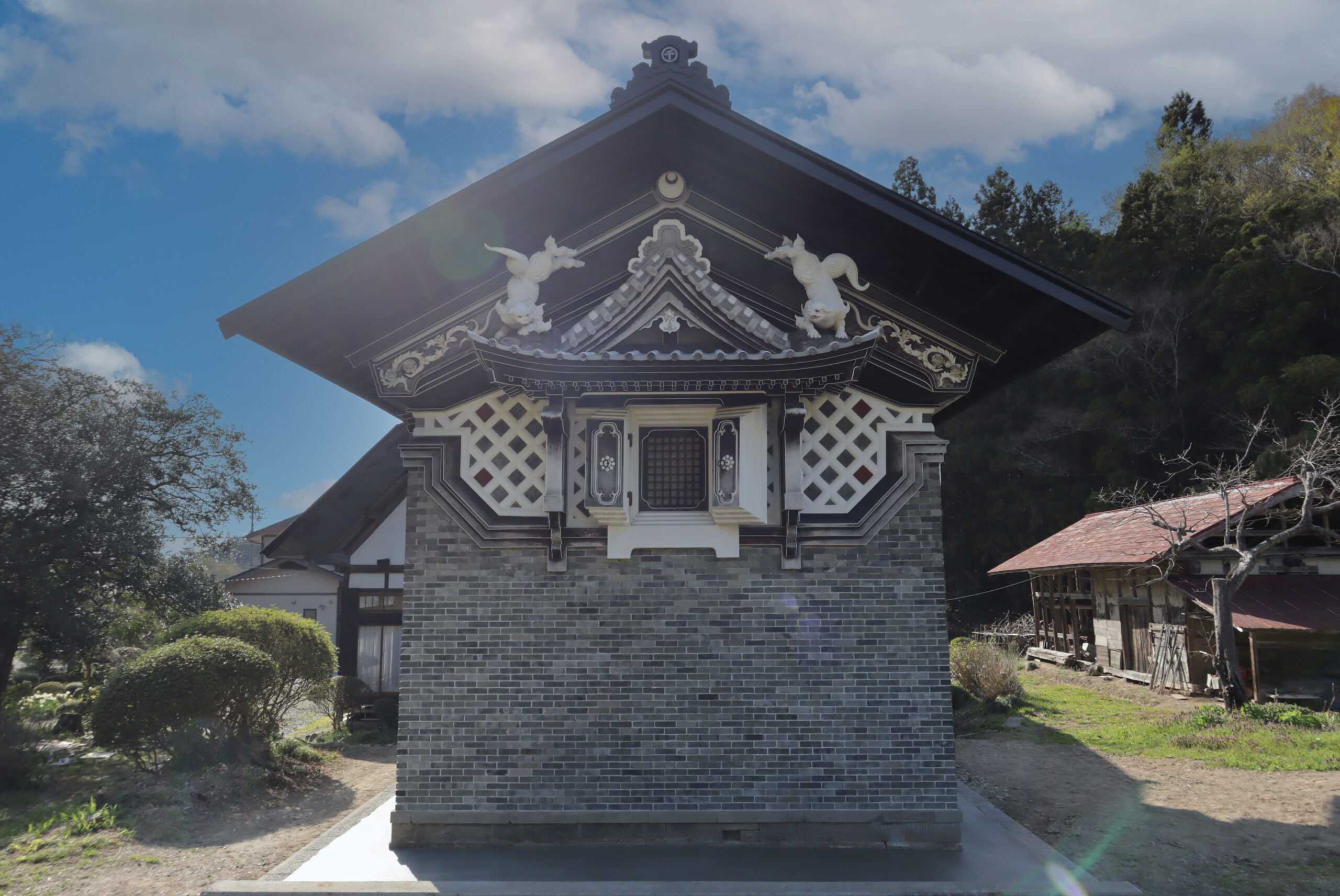 岩手県一関市花泉町の「唐獅子土蔵」を視察しました。